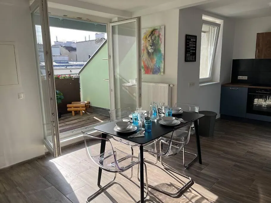 Appartamento Dachgeschoss Fuer 4 Mit Terrasse Vienna 0*,