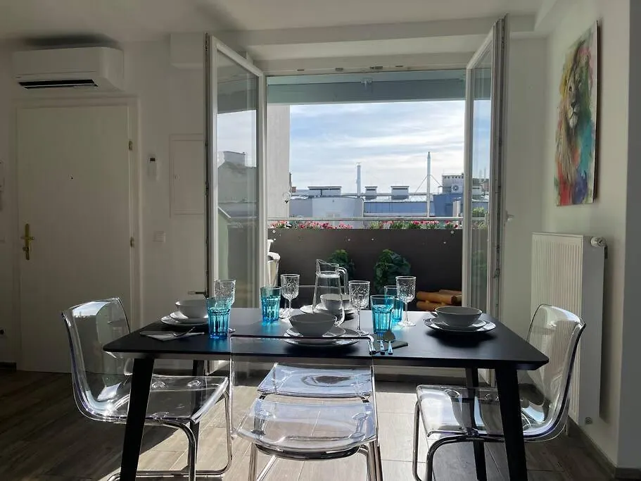 Dachgeschoss Fuer 4 Mit Terrasse Apartment Viena