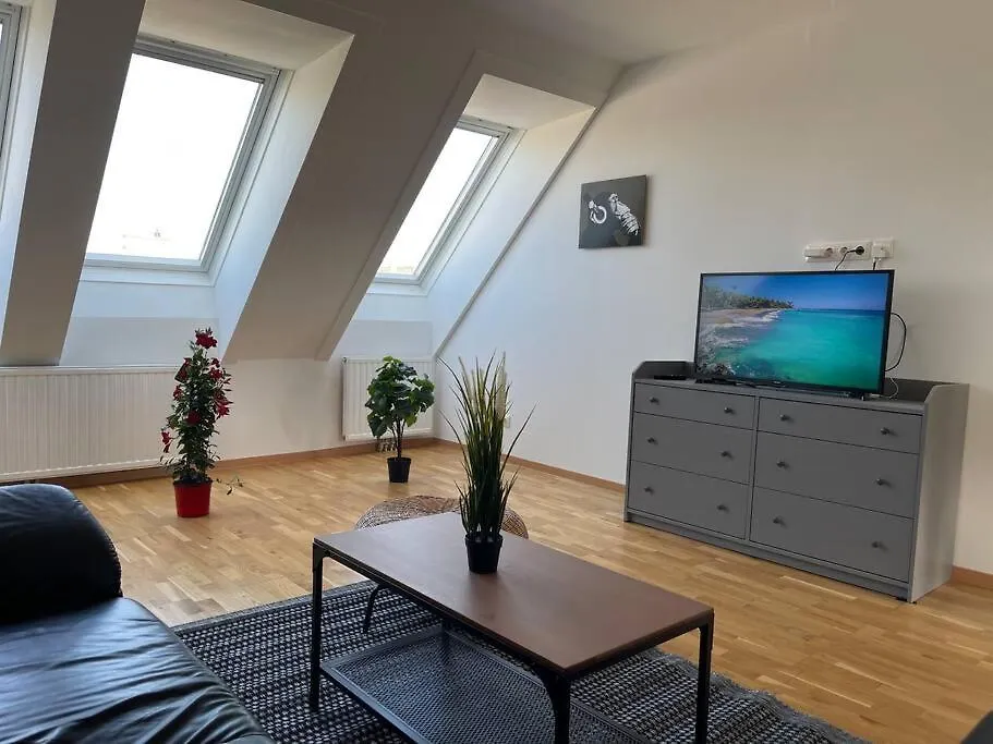 Dachgeschoss Fuer 4 Mit Terrasse Apartment Viena