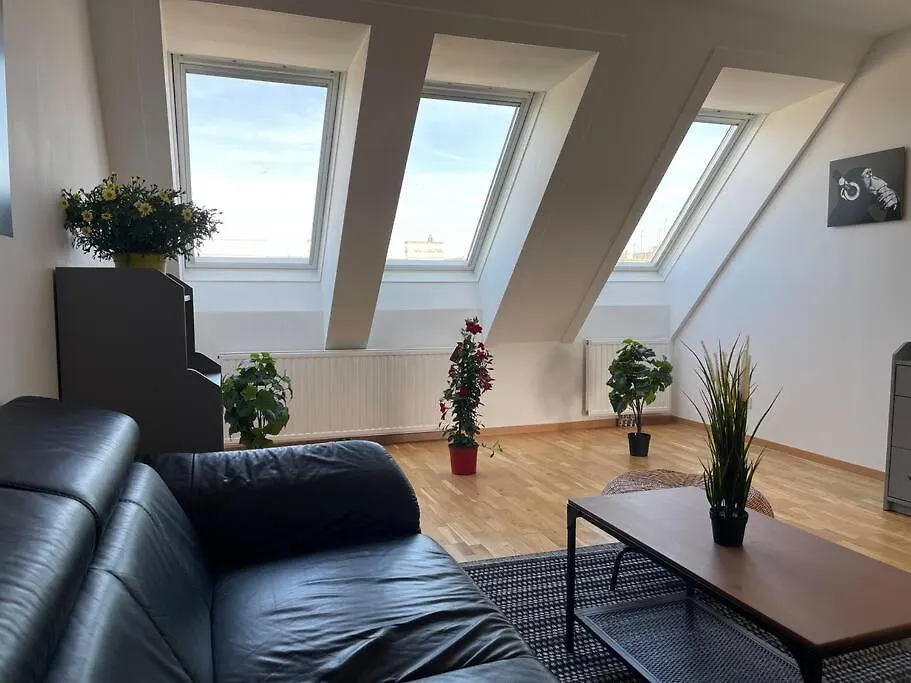 Dachgeschoss Fuer 4 Mit Terrasse Apartment Viena