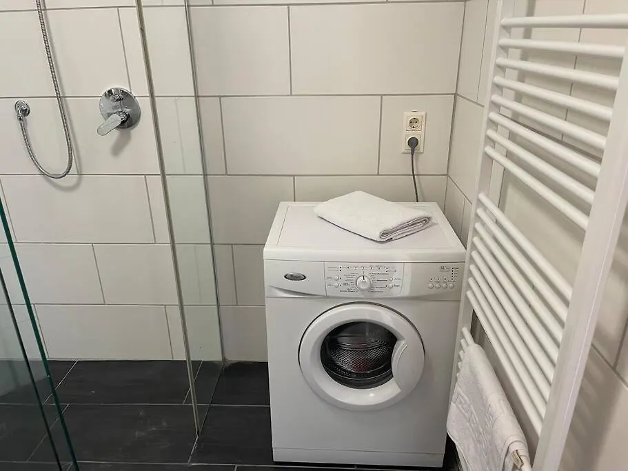 Dachgeschoss Fuer 4 Mit Terrasse Apartment Viena
