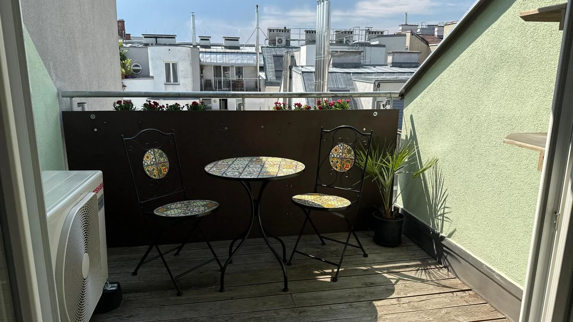 Dachgeschoss Fuer 4 Mit Terrasse Apartment Viena